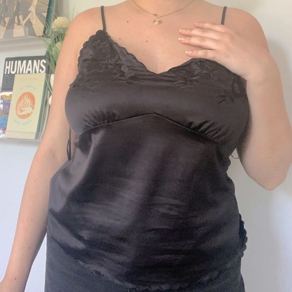 silk tank top with lace detailing - Picture 1 of 5